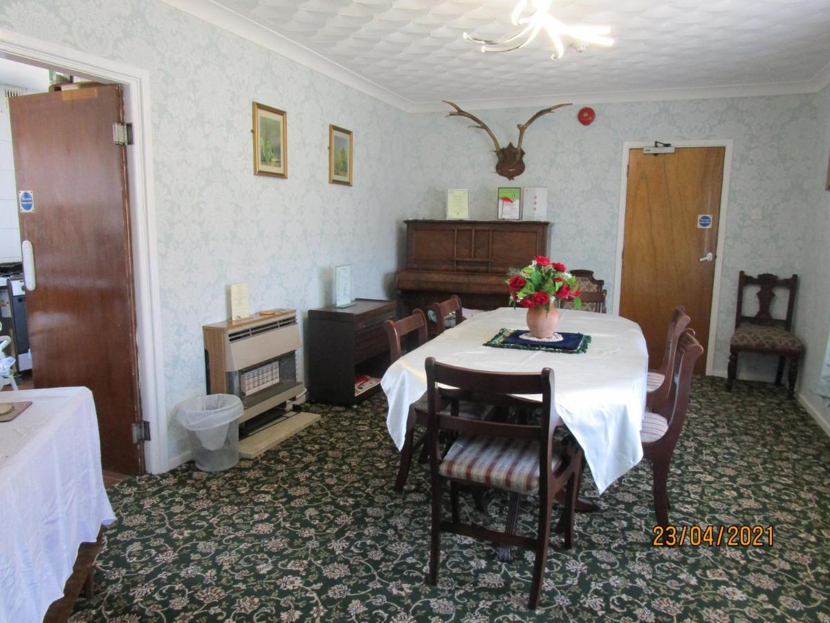 Tremains Guest House Bridgend  Εξωτερικό φωτογραφία
