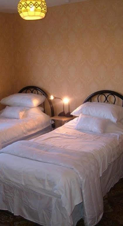 Tremains Guest House Bridgend  Εξωτερικό φωτογραφία